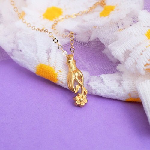 Picking Daisies Necklace